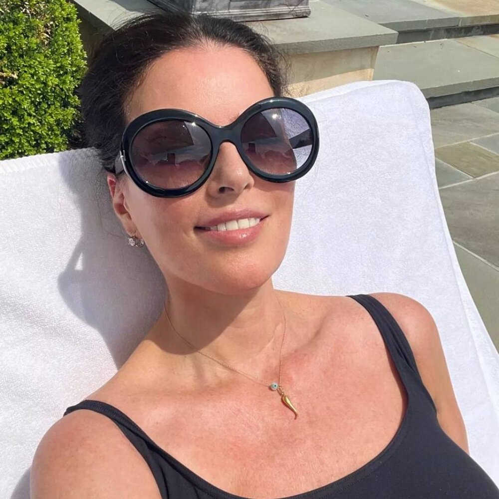 Tom Ford Georgia-02 FT1011 01B Sunglasses Black Round Frame, Smoke Lenses